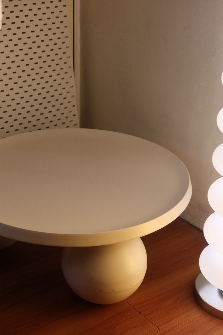 Modern Round Coffee Table (Category: Tables & Sets) located in Quezon City. Submitted by nabi1004 (Listing ID 1421806817, Image 3). Description: silverhome.ph on ig.