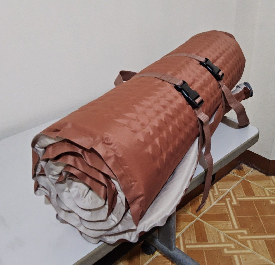 Naturehike Self-Inflating Sleeping Pad (Category: Hiking & Camping) located in Quezon City. Submitted by ylb_preloves (Listing ID 1421833849, Image 3). Description: PLEASE READ DESCRIPTION FIRST. For Sale Naturehike Self-inflating Sleeping Pad * Used only twice * No damage, no stains or dirt * We'll include the homesewn pad cover that we made (to avoid getting dirty while using it) * Size: 200x65x6cm (fully inflated) * Weight: 1.8kg. * RFS: Will 