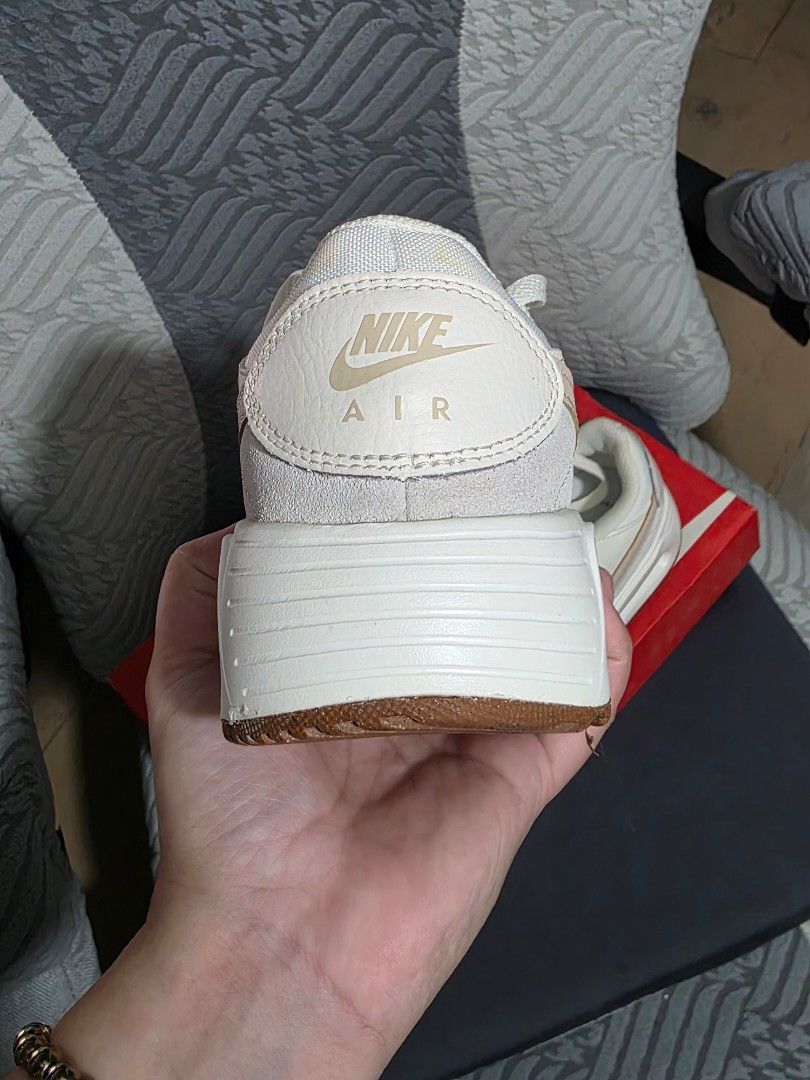 Nike Wmns Air Max SC - Size 8 (Category: Sneakers) located in Rizal. Submitted by dcasss (Listing ID 1421873870, Image 3). Description: Nike Air Max SC - worn once Bnew condition Price: 2,000 only Original Price: 3,895 Size: US8 womens Bought it from the Nike Store with original box. For pick up only via Lalamove. Location: Rodriguez Rizal.