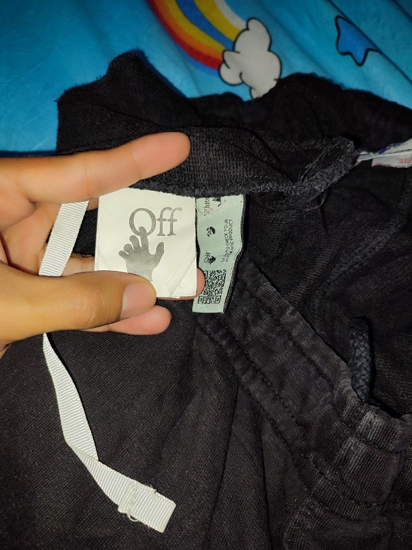 Off white jogger (Category: Joggers) located in Manila. Submitted by nhomz31 (Listing ID 1421862060, Image 3). Description: off white jogger brush arrow track pants size m on tag can fit to l -xl.