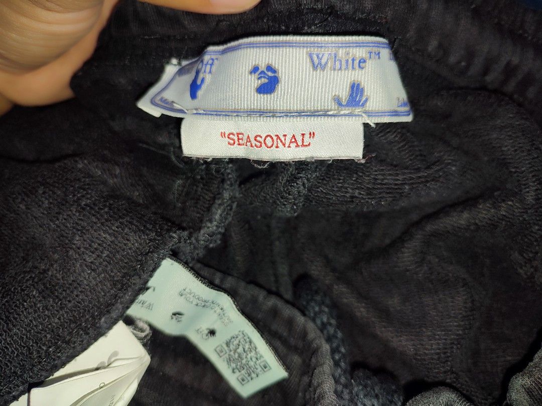 Off white jogger (Category: Joggers) located in Manila. Submitted by nhomz31 (Listing ID 1421862060, Image 2). Description: off white jogger brush arrow track pants size m on tag can fit to l -xl.