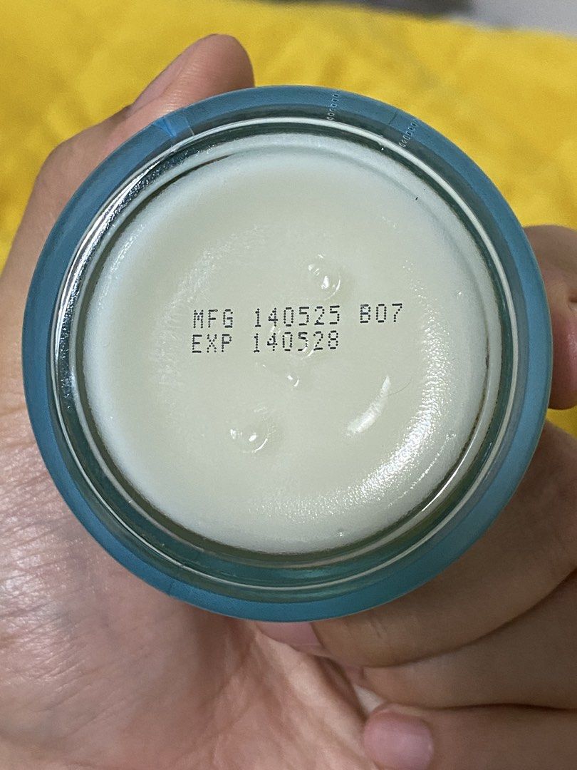 Ponds moisturizer (Category: Face Care) located in Pasig City. Submitted by Keayyy (Listing ID 1421792589, Image 2). Description: Used 5x lang but di ko bet hehe.