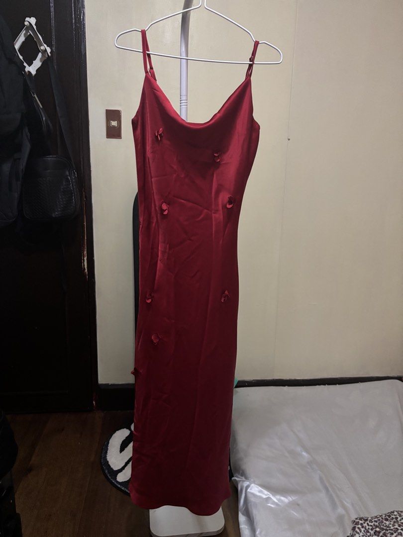 Red Satin Slip Dress (Category: Dresses) located in Las Pinas. Submitted by tidyspaces (Listing ID 1421880729, Image 3). Description: Used only once! Has adjustable straps and side zipper. Very simple and elegant. In great condition Las Pinas location .