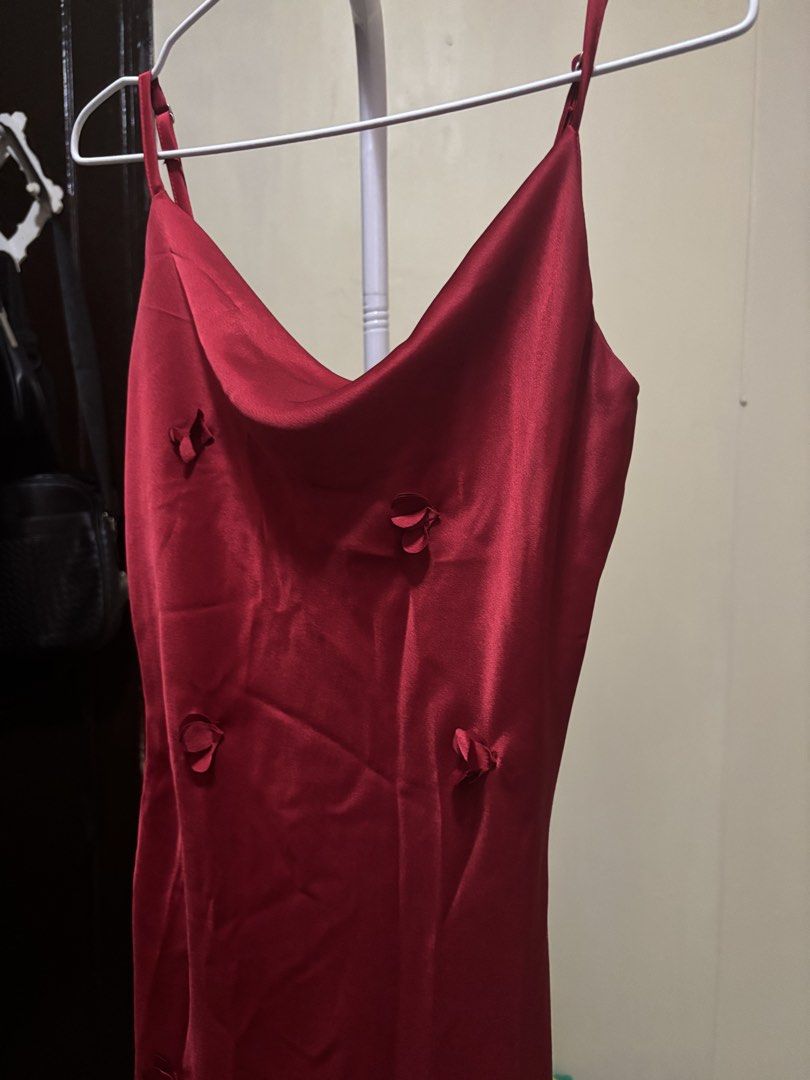 Red Satin Slip Dress (Category: Dresses) located in Las Pinas. Submitted by tidyspaces (Listing ID 1421880729, Image 2). Description: Used only once! Has adjustable straps and side zipper. Very simple and elegant. In great condition Las Pinas location .