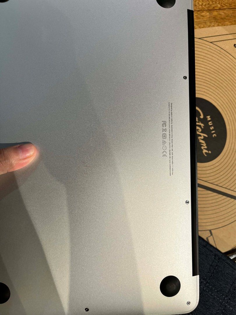 RUSH SALE MacBook Air (Category: Laptops & Notebooks) located in Pasig City. Submitted by 3dsbagcollectionbydiane (Listing ID 1421877350, Image 1). Description: - MacBook Air 11-inch (Early 2015) - 1.6 GHz Intel Core i5 processor - 4GB RAM - macOS High Sierra - Silver finish.