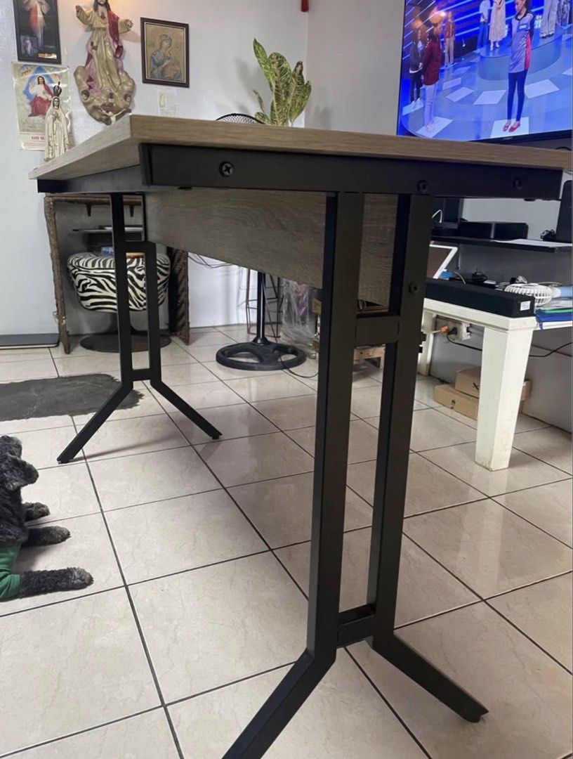 San-Yang Office and Study Table (Wooden Desk) (Category: Tables & Sets) located in Manila. Submitted by j2dam07 (Listing ID 1421827147, Image 3). Description: San-Yang Sturdy Office Table (WxHxL) 120cm x 76cm x 48.5cm Perfect for office/WFH table setup 👍🏼 RFS: Nag upgrade na ako ng bigger desk Location: Malabon City PHP 2,000.00 (Negotiable) For pickup only via: Lalamove / Grab Express.