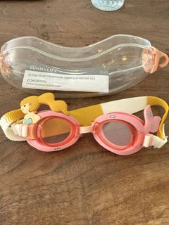 (Category: ) located in . Submitted by mytheluxefashion (Listing ID 1421883228, Image 1). Description: .