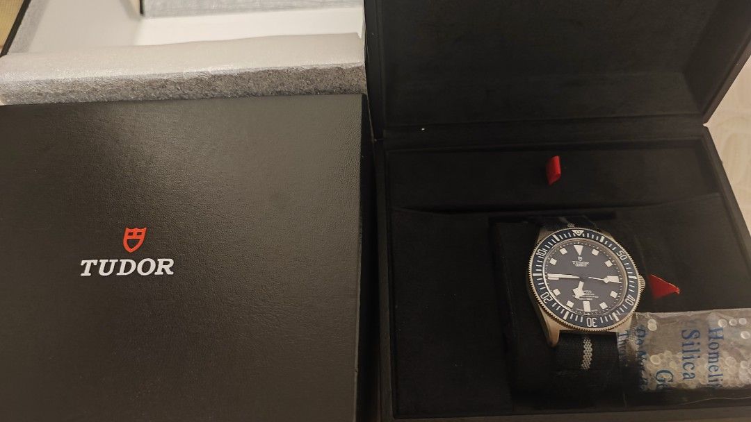 Tudor Pelagos FXD Watch (Category: Luxury Watches) located in Cebu City. Submitted by petegohan (Listing ID 1421865749, Image 2). Description: Personal seller, not a professional resseller. Well maintained watches, properly stored, down sizing collection used but well taken care of, has slight hairline scratches thats normal with titanium cases but bezel and insert is prestine no damage. COMPLETE BOX AND WARRANTY CARD. iconic Tudor smurf blue dia