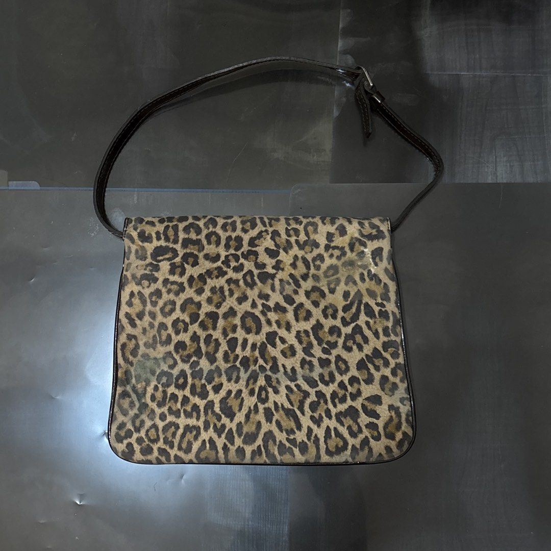 vintage dolce & gabbana suede leopard purse (Category: Luxury Bags & Wallets) located in Makati City. Submitted by metalsmith (Listing ID 1421840516, Image 2). Description: snap button needs replacing clean interior.