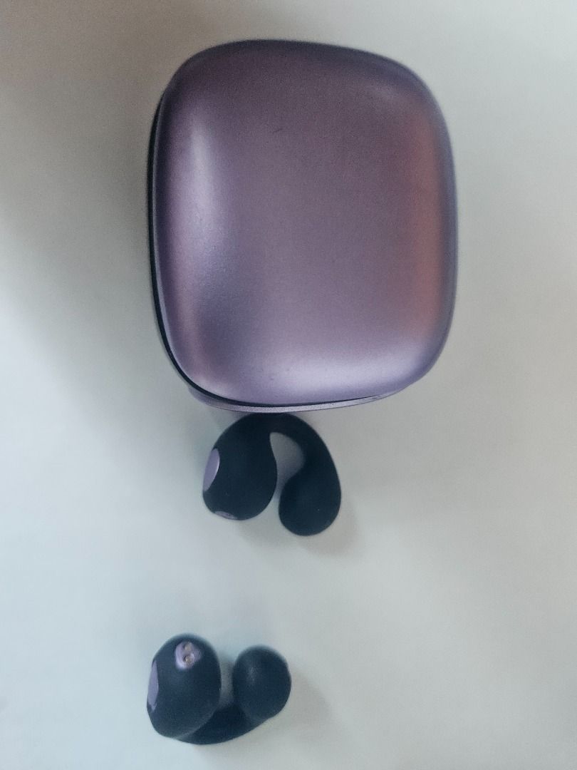 Wireless Earbuds with Charging Case65561382470018111