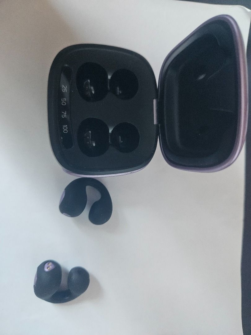Wireless Earbuds with Charging Case65561382470018113