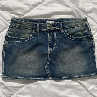 (Category: ) located in . Submitted by svtrinkets (Listing ID 1421860433, Image 1). Description: .
