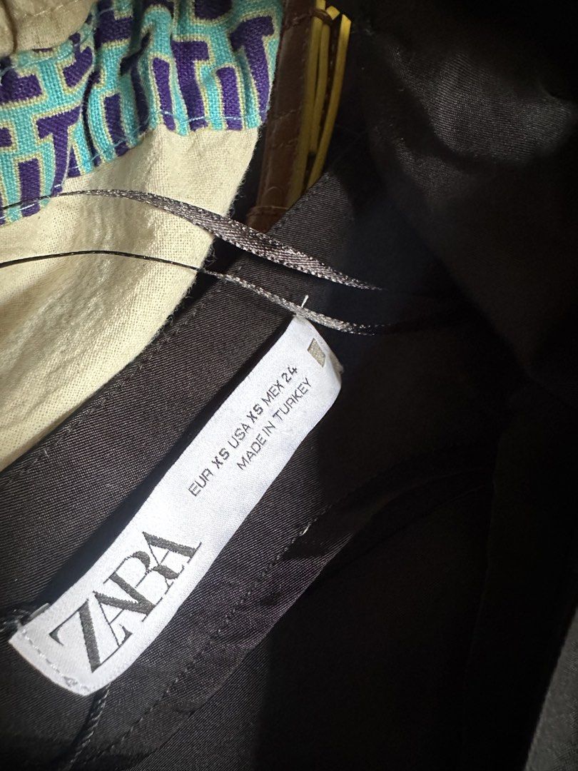 Zara Black Cut-Out Dress (Category: Dresses) located in Cainta. Submitted by laazzz (Listing ID 1421803141, Image 2). Description: - Zara black dress - Cut-out and ruching design - V-neck - Sleeveless - Size XS - Made in Turkey.
