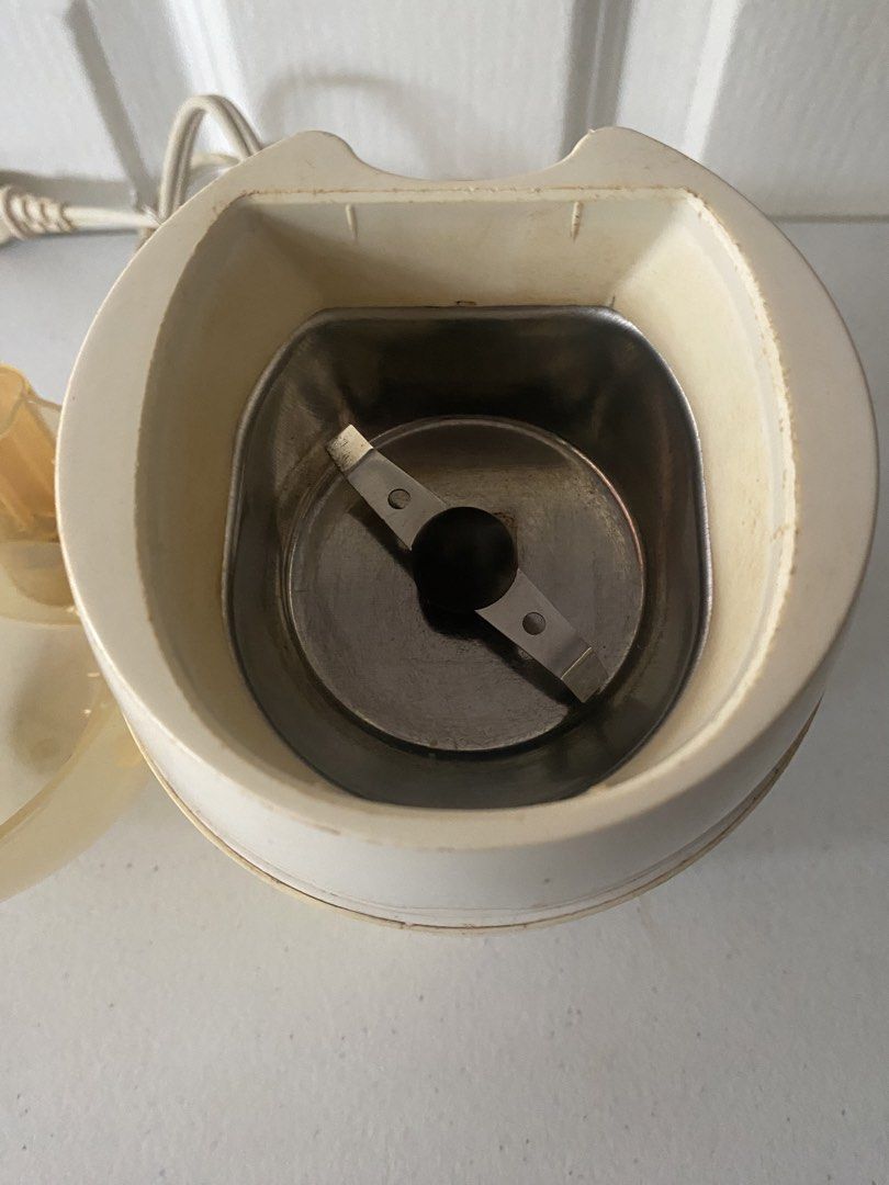 3D Coffee Grinder TSK-9219 (Category: Coffee Machines & Makers) located in Paranaque City. Submitted by ChloeCharles (Listing ID 1421943783, Image 3). Description: Easy to use Coffee beans grinder.