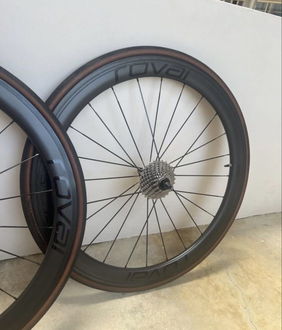 Acid roadbike with carbon roval wheels (READ DESCRIPTION) (Category: Bicycles) located in Singapore. Submitted by localtampseller (Listing ID 1421973968, Image 2). Description: High-performance entry level road bike - Sleek design - Features Roval wheels for enhanced aerodynamics and speed - Well-maintained - Ready for your next ride - Includes all components shown in pictures open to nego, will send for servicing before passing to over to you. p
