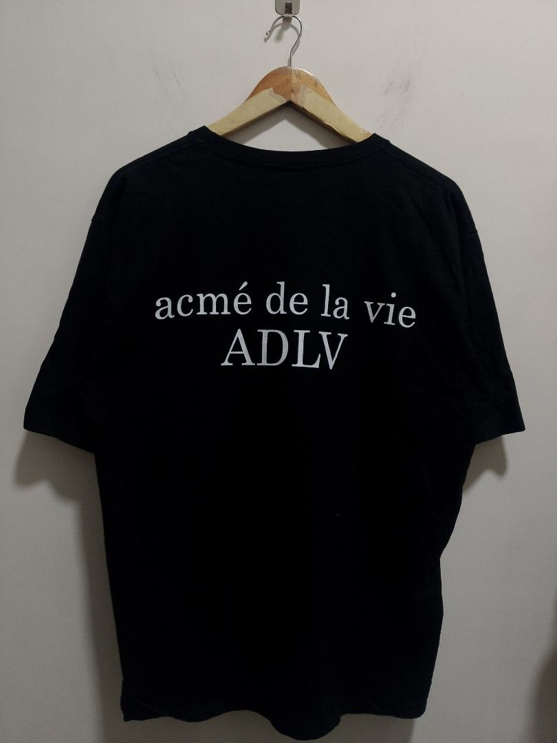 Acme De La Vie ADLV Graphic Tee (Category: Tshirts & Polo Shirts ) located in Santiago. Submitted by trift3311v2 (Listing ID 1422046171, Image 2). Description: Acme de la vie Size 1 on tag Width 22 Length 28 Issue minimal hairlines sa back hit cut wash tag 420+ship .