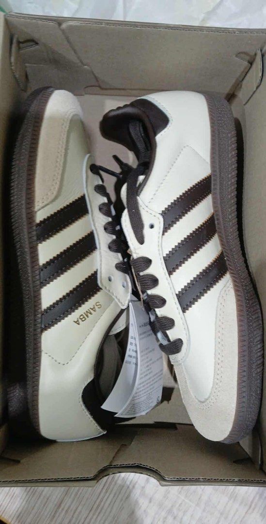 Adidas Samba OG (Category: Sneakers) located in Urdaneta. Submitted by zrayray (Listing ID 1422026642, Image 2). Description: - Adidas Samba OG - Cream and brown colorway - Iconic three stripes - Includes original box and extra laces - Size: US 4, UK 3 1/2, EUR 36, CHN 220 - Made in Vietnam.