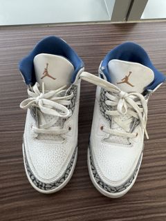 (Category: ) located in . Submitted by sneakerhead45 (Listing ID 1421946910, Image 1). Description: .