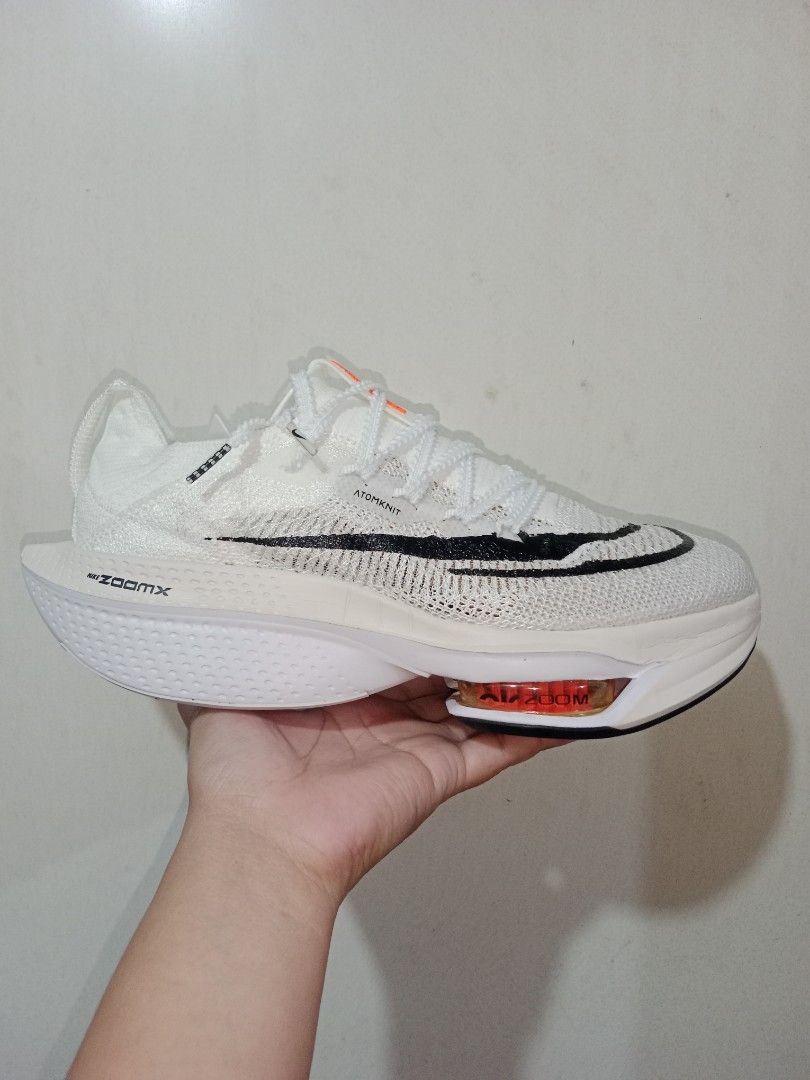 AIR ZOOM ALPHAFLY NEXT % 2 (Category: Sneakers) located in Manila. Submitted by fashionshoev3 (Listing ID 1422047647, Image 1). Description: SIZE ON TAG & ON BOX : US 8.5 EUR 42 CM 26.5 Brandnew Condition with box Quality : UA.