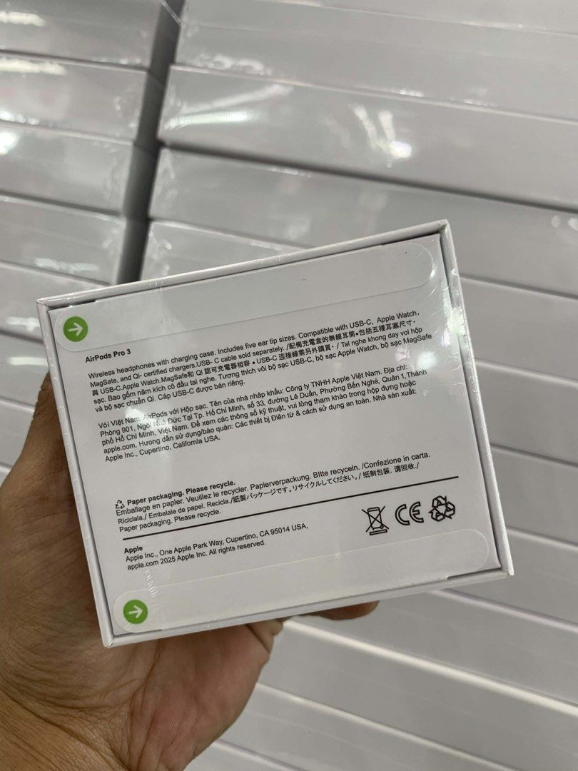 AirPods Pro 3 ACTIVE NOISE CANCELLATION (Category: Earphones) located in San Juan City. Submitted by nb_gadgets (Listing ID 1421953755, Image 2). Description: - AirPods Pro 3 with charging case - Includes multiple ear tip sizes for a custom fit - Compatible with USB-C Apple Watch and Dr. cardiorespiratory fitness - Features MagSafe wireless charging - Comes with earphones and accessories .