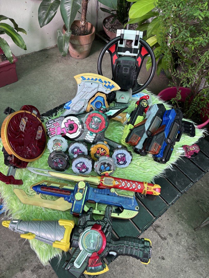 Anik Anik toys for take all (Category: Kids Toys) located in Caloocan City. Submitted by _ikolgen (Listing ID 1422072178, Image 1). Description: For take all.