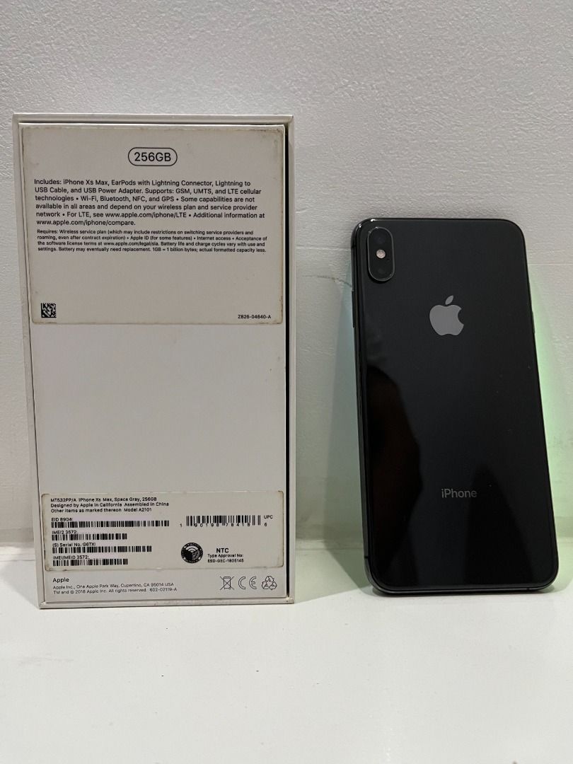 Apple iPhone Xs Max 256GB (Category: iPhone X Series) located in Quezon City. Submitted by papabey (Listing ID 1422001997, Image 3). Description: -Other than the line on the screen, everythig else in in excellent condition -Local "PP/A" or NTC variant -Comes with original box (same serial number), pamphlets, stickers, earpods only -Wall charger and cable is NOT included -Located in Batasan Hills, QC.
