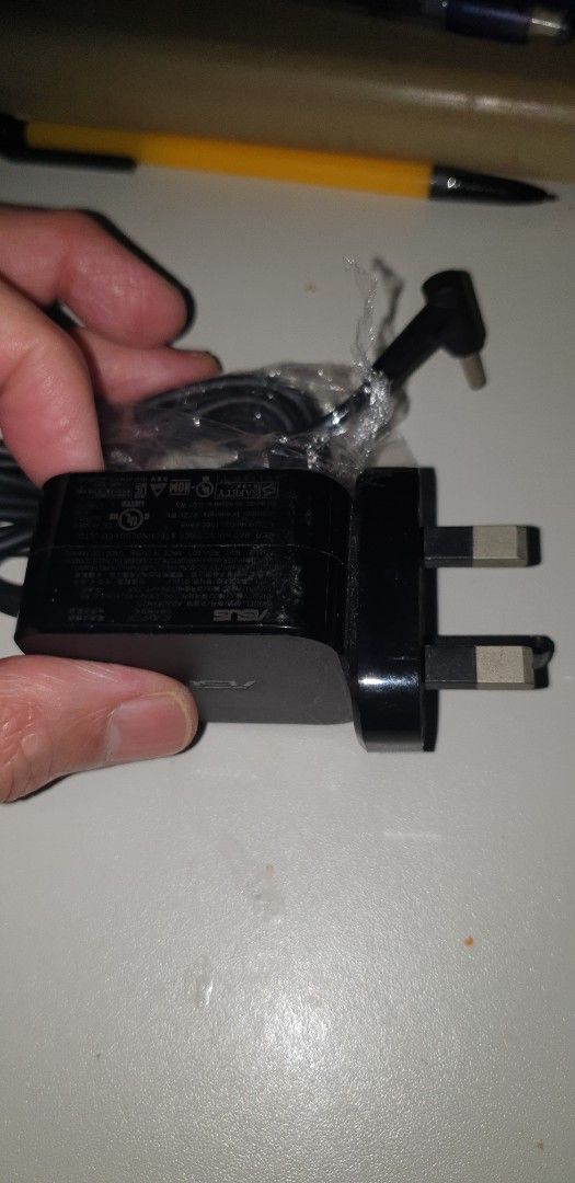 ASUS  - 19V 1.75A406027276502978563