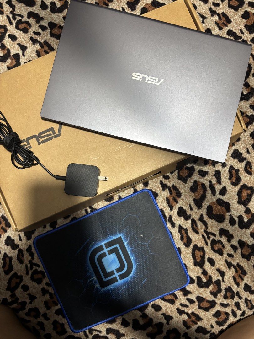 ASUS Vivobook X415DAP Laptop (Category: Laptops & Notebooks) located in Pasig City. Submitted by swapwithme (Listing ID 1422035139, Image 1). Description: - ASUS Vivobook X415DAP laptop - AMD Ryzen 3 3250U processor with Radeon Graphics - 8GB RAM - Includes charger and mousepad (freebie) - Comes with original box - Comes with original charger - Comes with original asus bag - Comes with mousepad - In good working condition.