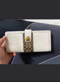 (Category: ) located in . Submitted by introvertshopper (Listing ID 1422035701, Image 1). Description: .
