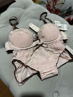 (Category: ) located in . Submitted by eirene99 (Listing ID 1421946959, Image 1). Description: .