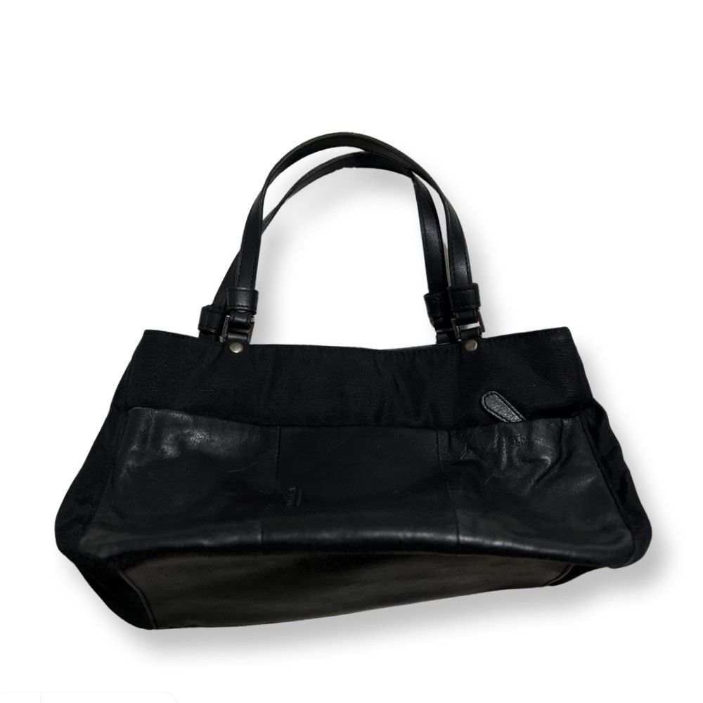 Black Leather Tote Bag (Category: Tote Bags) located in Makati City. Submitted by elideclutterss (Listing ID 1422029140, Image 1). Description: .