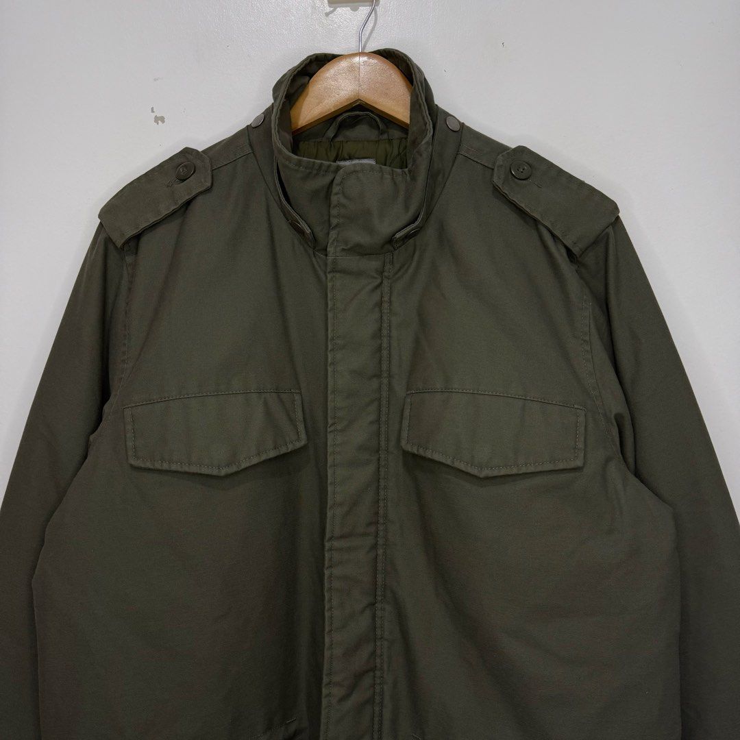Carhartt Hickman Coat Olive Green (Category: Coats, Jackets and Outerwear) located in Tanauan. Submitted by flexingthriftsph (Listing ID 1421987911, Image 3). Description: Carhartt Hickman Coat Large on tag 23.5 inches - chest 33.5 inches - length Excellent condition -3,500.00 .