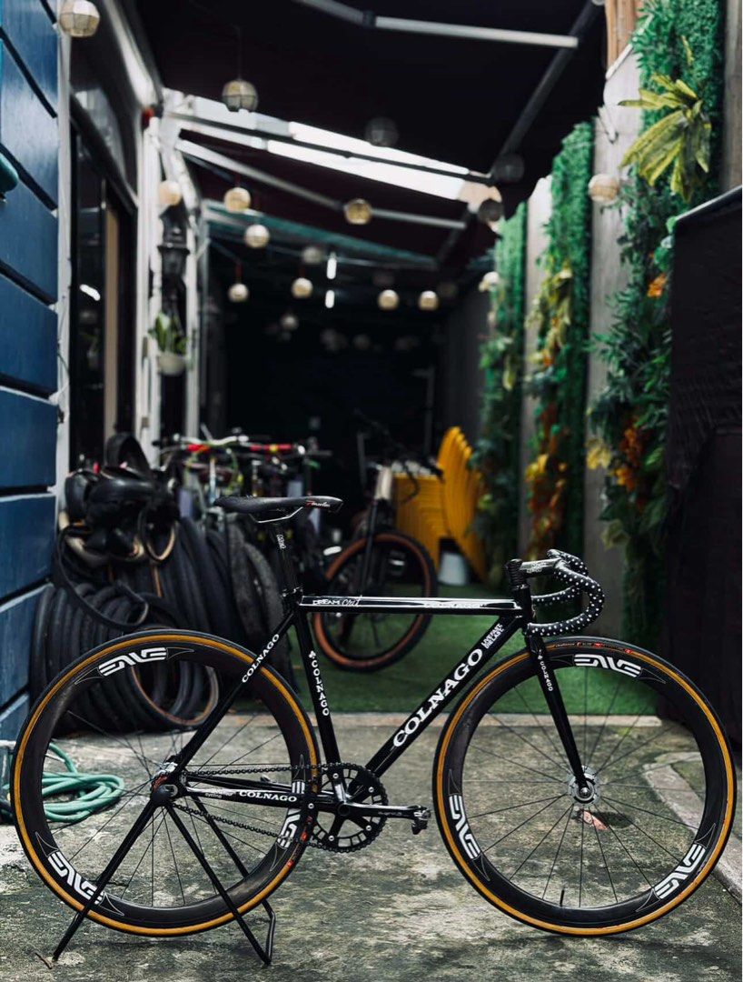 Colnago Dream Pista Track Frameset fixie fixed gear (Category: Parts & Accessories) located in Singapore. Submitted by talmontcyclery (Listing ID 1422042016, Image 1). Description: Super rare Colnago Dream pista track frameset for sale. Size 50. All original paint, no dents or chips . Original fork not replacement. Upgraded headset& seat clamp to Chris King. 27.2mm seatpost diameter. Do your research before offering & enquiring. Price inclusive o