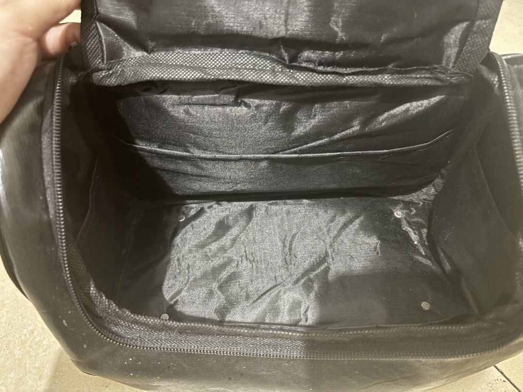 Community bag with other paraphernalia (Category: Medical Supplies & Tools) located in Manila. Submitted by van390867 (Listing ID 1422063500, Image 3). Description: Black bag with issues (check in pics) With : stethoscope : tuning fork : Syringe .