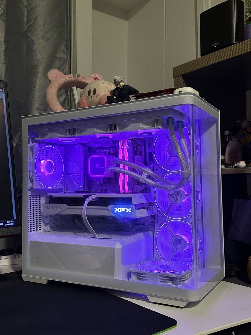 Custom White Gaming PC with XFX Radeon Graphics Card