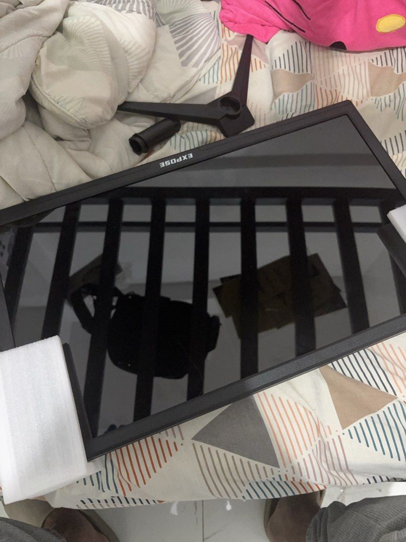 Expose Monitor (Category: Monitor Screens) located in Binalonan. Submitted by akikido (Listing ID 1422024590, Image 3). Description: - Brand new black monitor - Includes original box - Comes with stand, power cable, hdmi - Protective foam packaging included - Box clearly labeled "Monitor".