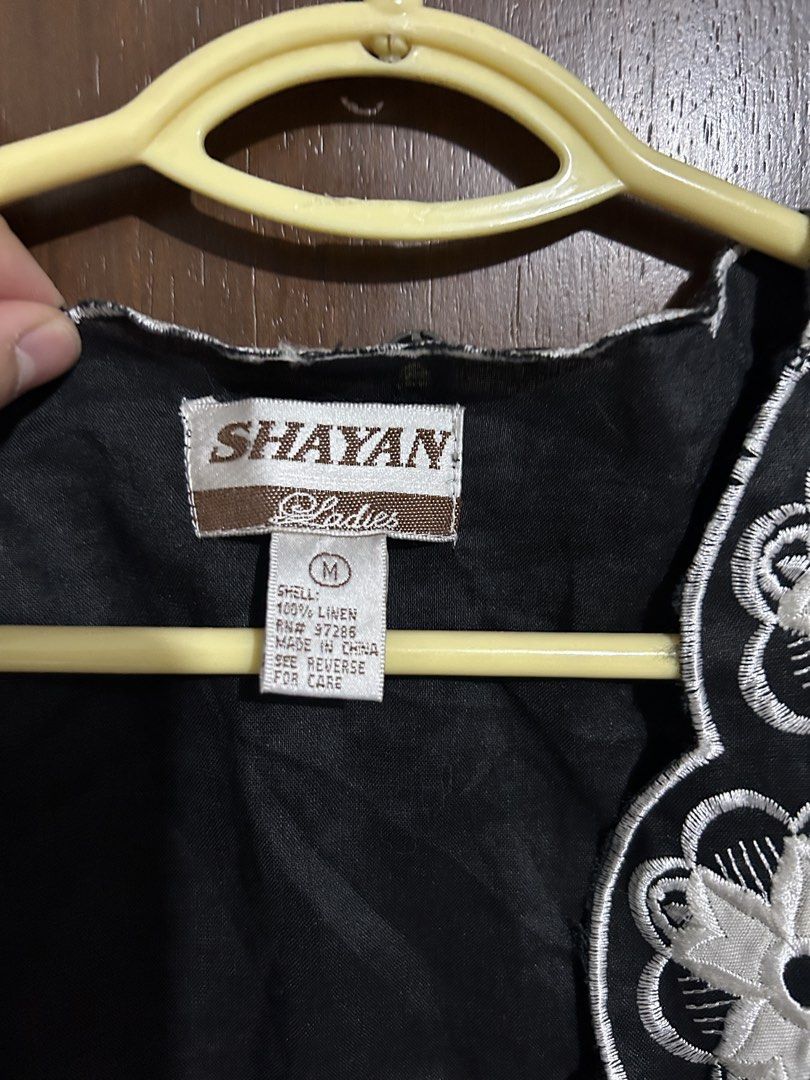 Filipiniana Black Blouse (Category: Blouses) located in Manila. Submitted by yuShin09 (Listing ID 1422032281, Image 3). Description: - Shayan Ladies black blouse fits medium to semi large - White floral embroidery - Linen fabric - Sheer sleeves - Size M - Perfect for special occasions.