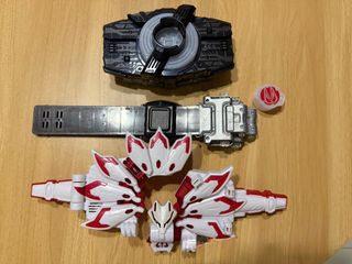 幪面超人腰帶w 出售| 網上購買1,000+ 件幪面超人腰帶w | Carousell