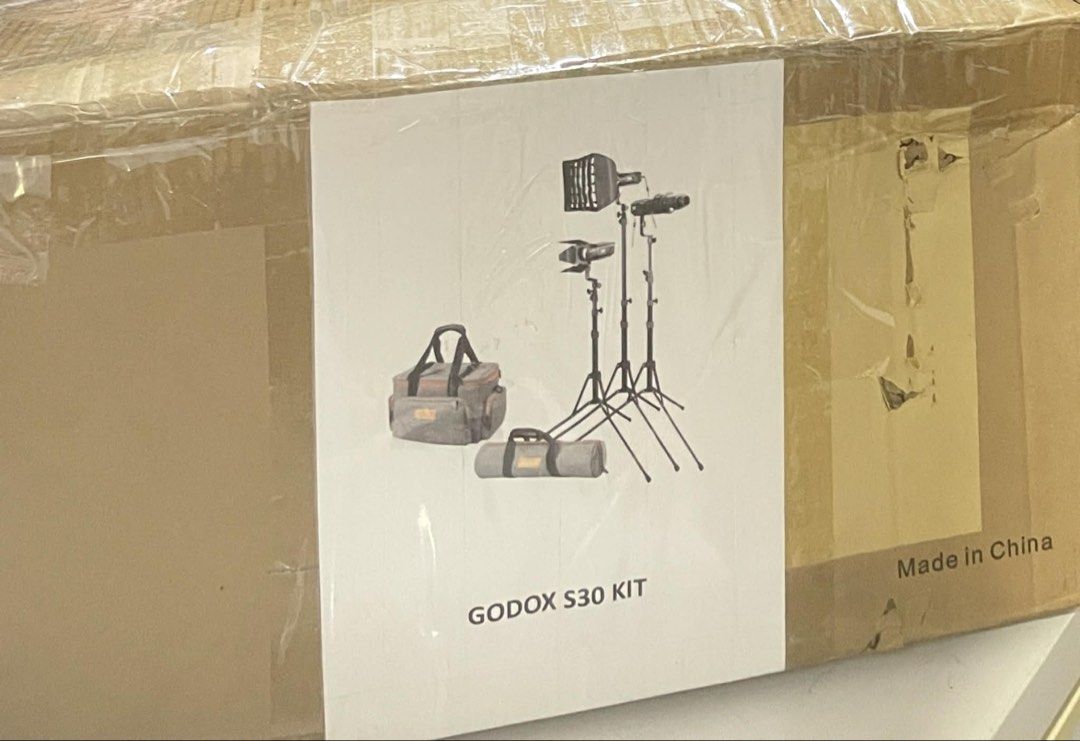 Godox S30 Kit (Category: Lighting & Studio Equipment) located in Pililla. Submitted by agnescvr (Listing ID 1422037227, Image 1). Description: Godox S30 5600K LED Light Kit, Precision Lighting and Dimmable Focusing Function Used twice Rfs declutteringy.