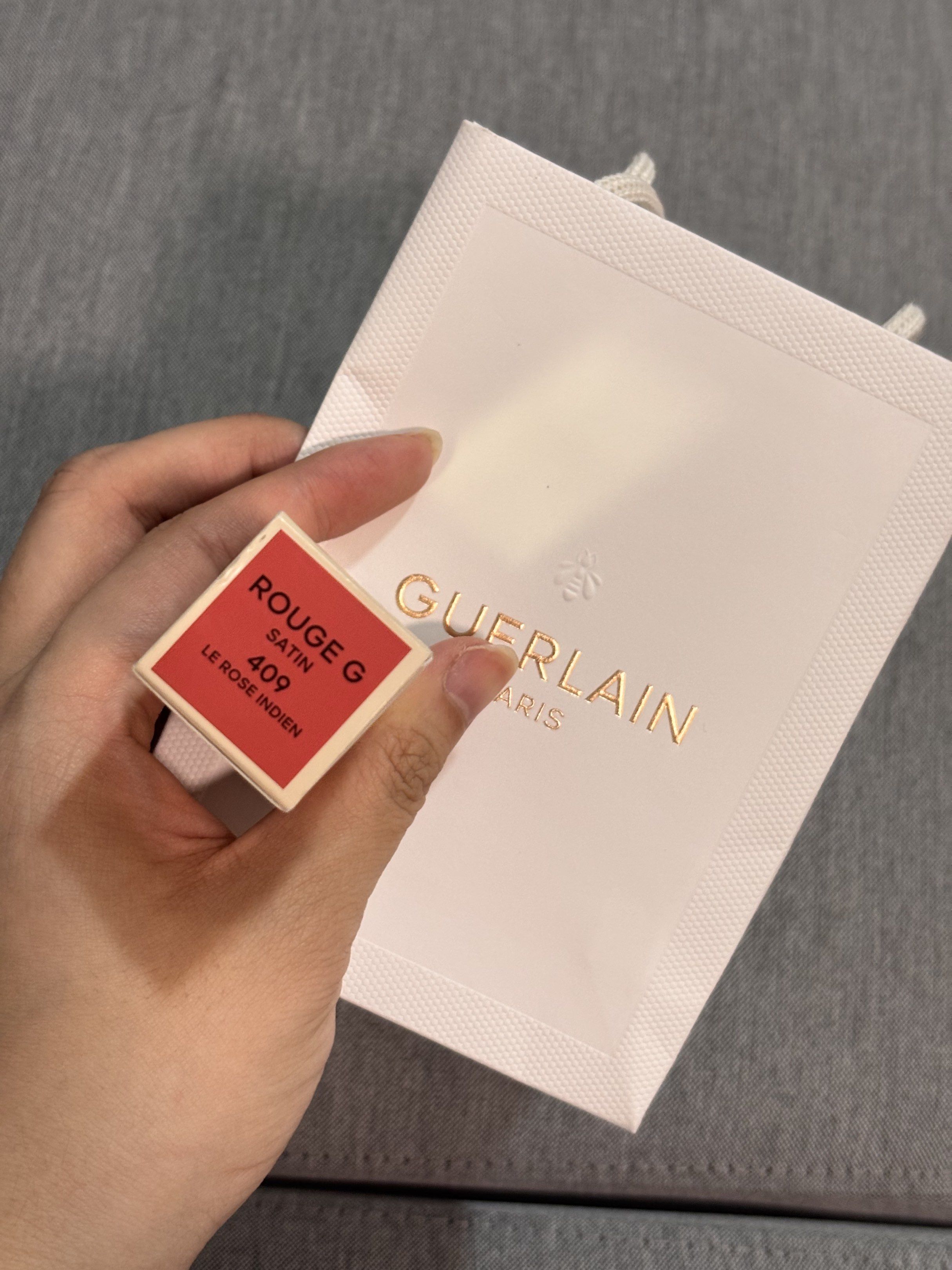Guerlain 409 Le Rose Indien Lipstick (Refill) (Category: Makeup) located in Quezon City. Submitted by shopwithfrance (Listing ID 1422069208, Image 1). Description: - Authentic Guerlain Rouge G Satin Lipstick - Shade: 409 Le Rose Indien - Includes: - Original Box - Guerlain Paper Bag - Receipt from Rustan's Makati - Size: 3.5g FREE: EOS LIPBALM.