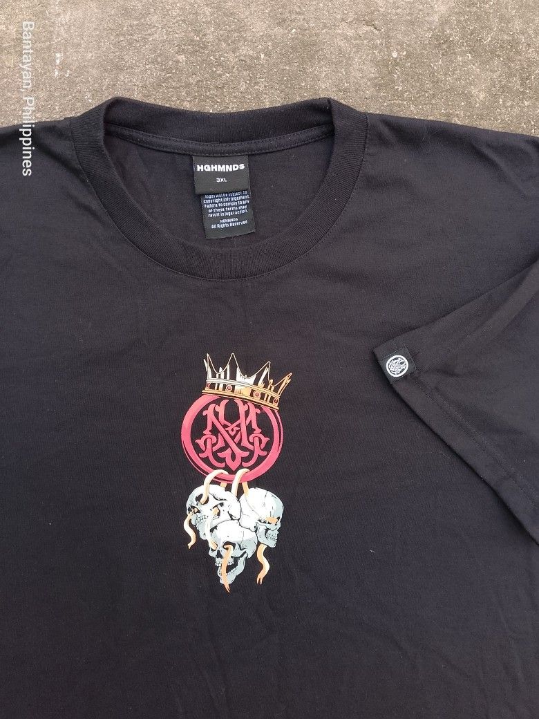 HGHMNDS Graphic Tee (Category: Tshirts & Polo Shirts ) located in Bantayan. Submitted by rare.palautog (Listing ID 1421977662, Image 3). Description: - Black HMNNDS graphic tee - Design: Crown and skulls on the front - Back print: "Yesterday's Losers, Today's Kings", "EDUCATE - ELEVATE", and "HMNNDS 2011" - Size: 3XL -Used twice -No flaws.