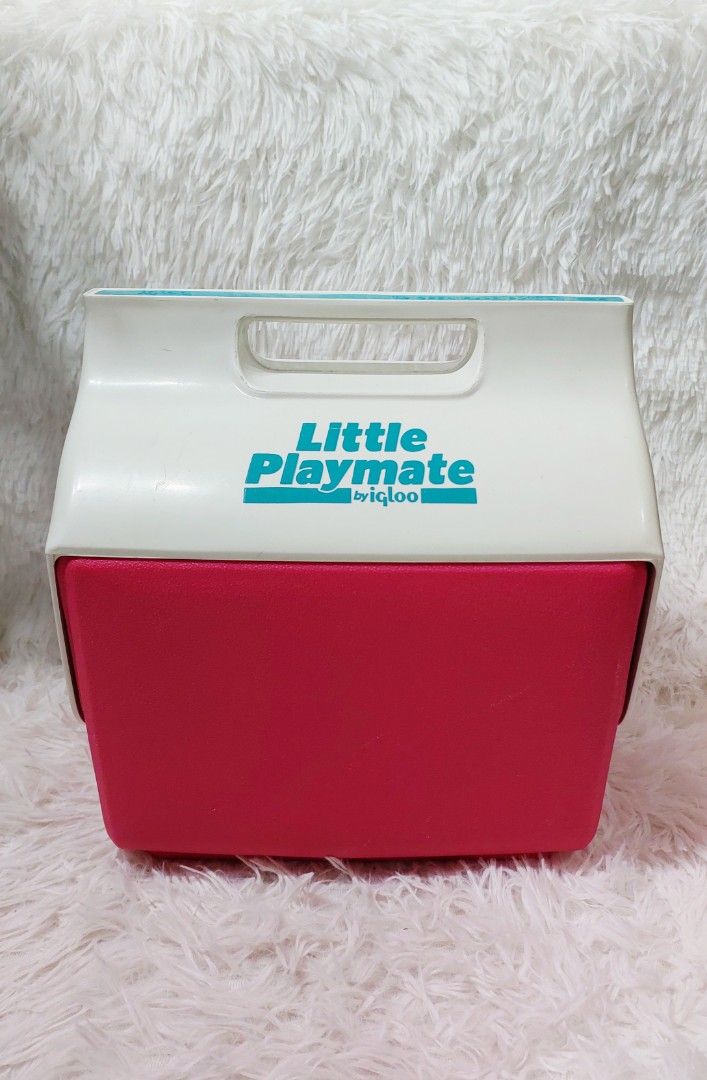 Igloo Little Playmate Cooler (Category: Food Organization & Storage) located in Binan City. Submitted by sakuratreasuresph (Listing ID 1421989615, Image 2). Description: Keep your snacks and drinks cool in style with this Little Playmate Cooler by Igloo – a fun and functional must-have for your everyday adventures! 🌞❄️ Perfect for picnics, beach trips, road travels, school, or office use, this compact cooler is lightweight and easy to carry. Its