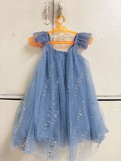 (Category: ) located in . Submitted by ciris.closet (Listing ID 1422004566, Image 1). Description: .