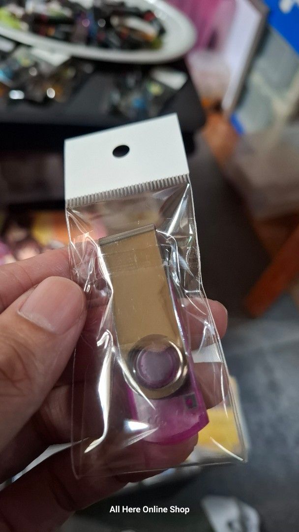 Kingston 2GB USB Flash Drive (Category: Hard Disks & Thumbdrives) located in Las Pinas. Submitted by All.here_OnlineShop (Listing ID 1421949601, Image 2). Description: Kingston DataTraveler USB flash drives. Available in 2GB. Compact and easy to carry. 100 only Location: Las piñas.