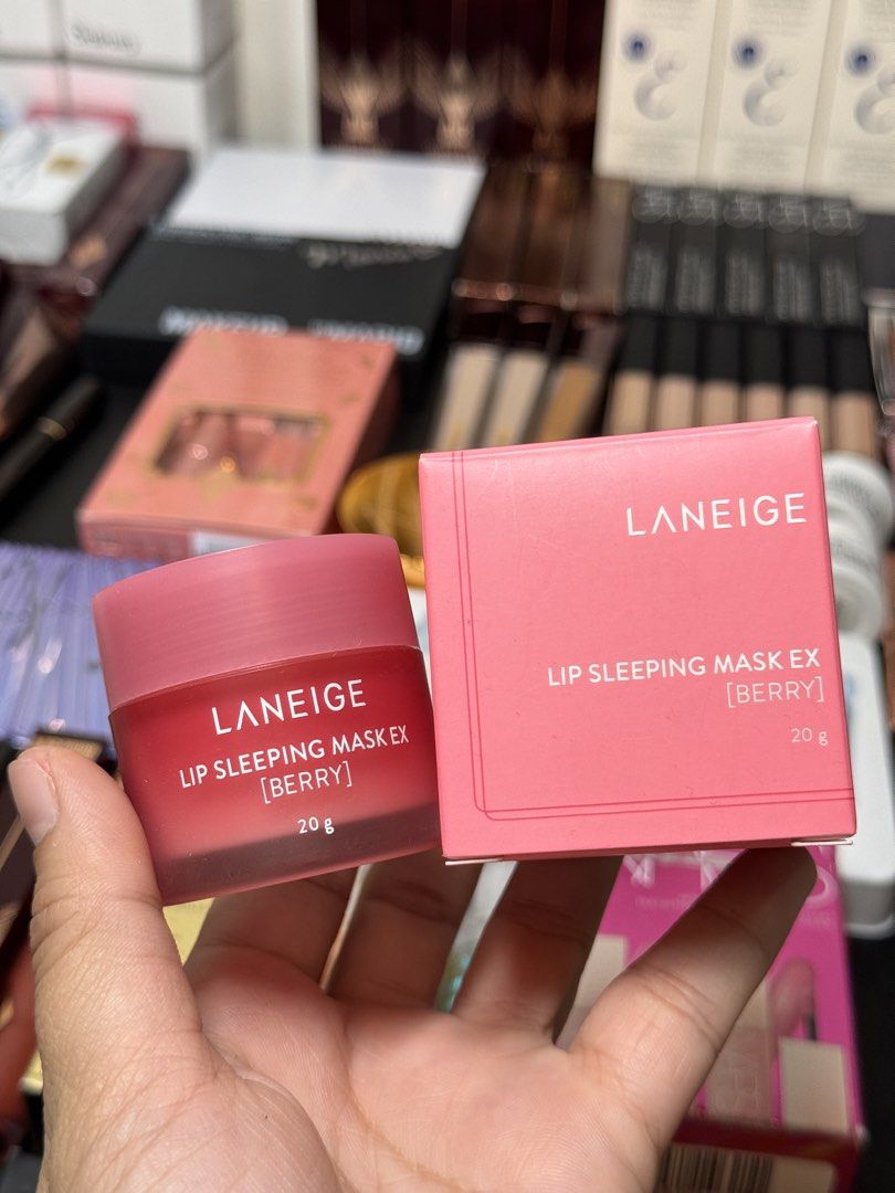 Laneige Lip Sleeping Mask - Berry (Category: Face Care) located in Quezon City. Submitted by themakeupavenueph (Listing ID 1421943580, Image 1). Description: 📌 ₱850 today only!! Laneige Lip Sleeping Mask Brandnew with box Fullsize - 20g.