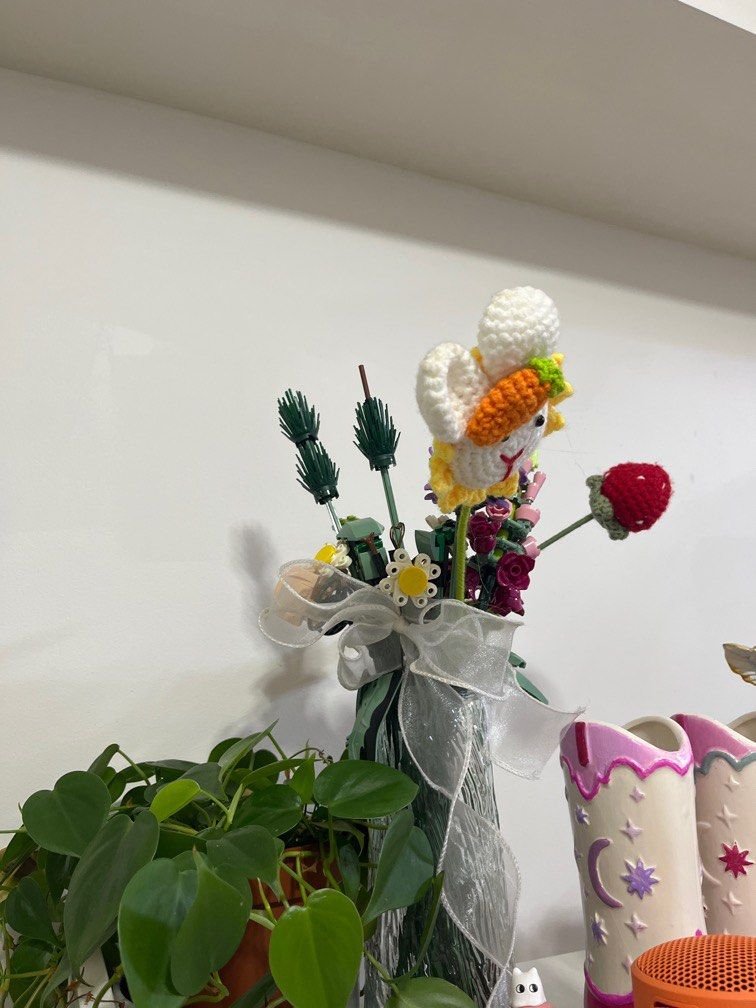 lego imitation flower (Category: Lego & Building Sets) located in Manila. Submitted by maechann (Listing ID 1422026402, Image 1). Description: - some pieces are missing.