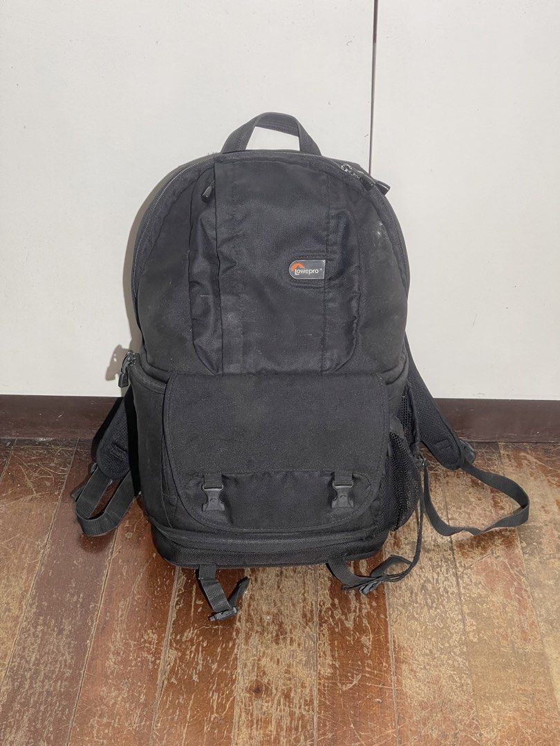 Lowepro Camera Backpack (Category: Camera Bags & Carriers) located in Quezon City. Submitted by kaizer_andre_0888 (Listing ID 1421995905, Image 1). Description: Lowerpro Backpack Used Has many Compartments Zippers no issues Some velcro needs restitching P3,000 Rfs: Upgrade Qc Balintawak.