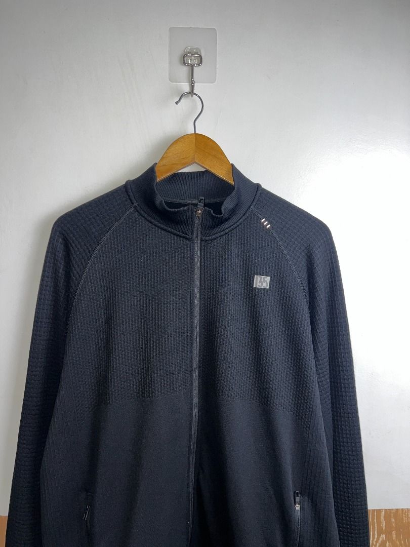 LULU LEMON ENGINEERED WARMTH JACKET (Category: Activewear) located in Baguio. Submitted by hiswardr0be (Listing ID 1421948048, Image 2). Description: LULU LEMON ENGINEERED WARMTH JACKET XLARGE(23.5X29) EXCELLENT CONDITION 1580".
