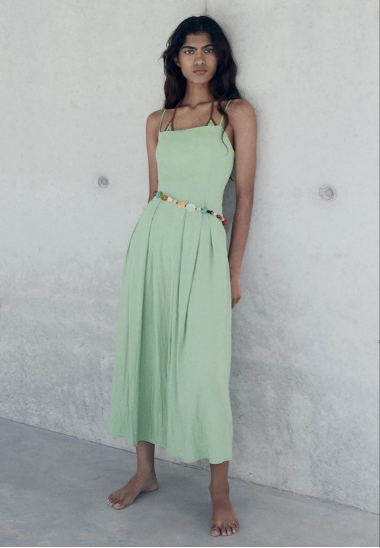 Mango Dress - Green Brandnew (Category: Dresses) located in Cainta. Submitted by raldz15 (Listing ID 1421985365, Image 1). Description: FOR SALE❗️ Mango dress with pleats- green - BRANDNEW with tag ✅ - Complete with paper bag - Selling only for 2k pesos 💰 Negotiable for sure buyer only 😊 Meetup : within Cainta area or halfway Shipping: shoulder ni buyer .