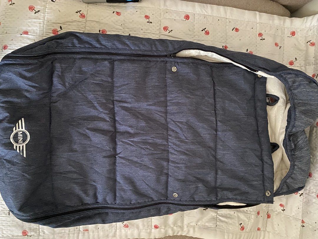 Mini Stroller Footmuff (Category: Strollers) located in Cebu City. Submitted by esmebusiness (Listing ID 1421942197, Image 1). Description: - Navy blue exterior - Soft white interior - Zipper and snap button closure - Features Union Jack design - Designed for stroller use - Keeps baby warm and comfortable.